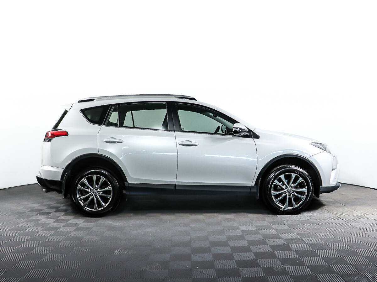Купить Toyota RAV4 с пробегом. Фото: #2