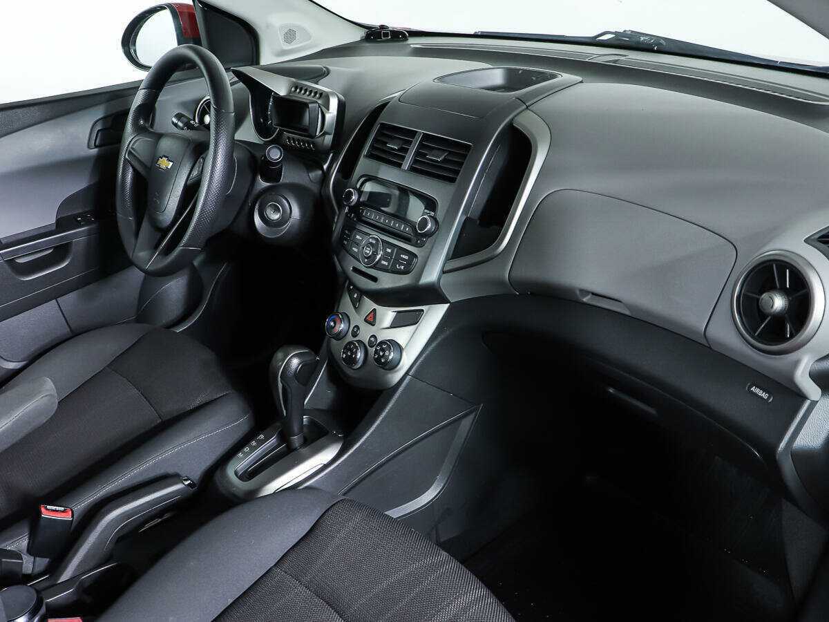 Купить Chevrolet Aveo с пробегом. Фото: #7
