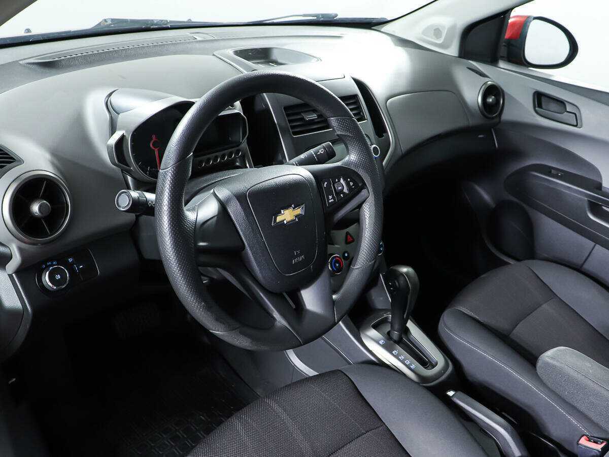 Купить Chevrolet Aveo с пробегом. Фото: #11