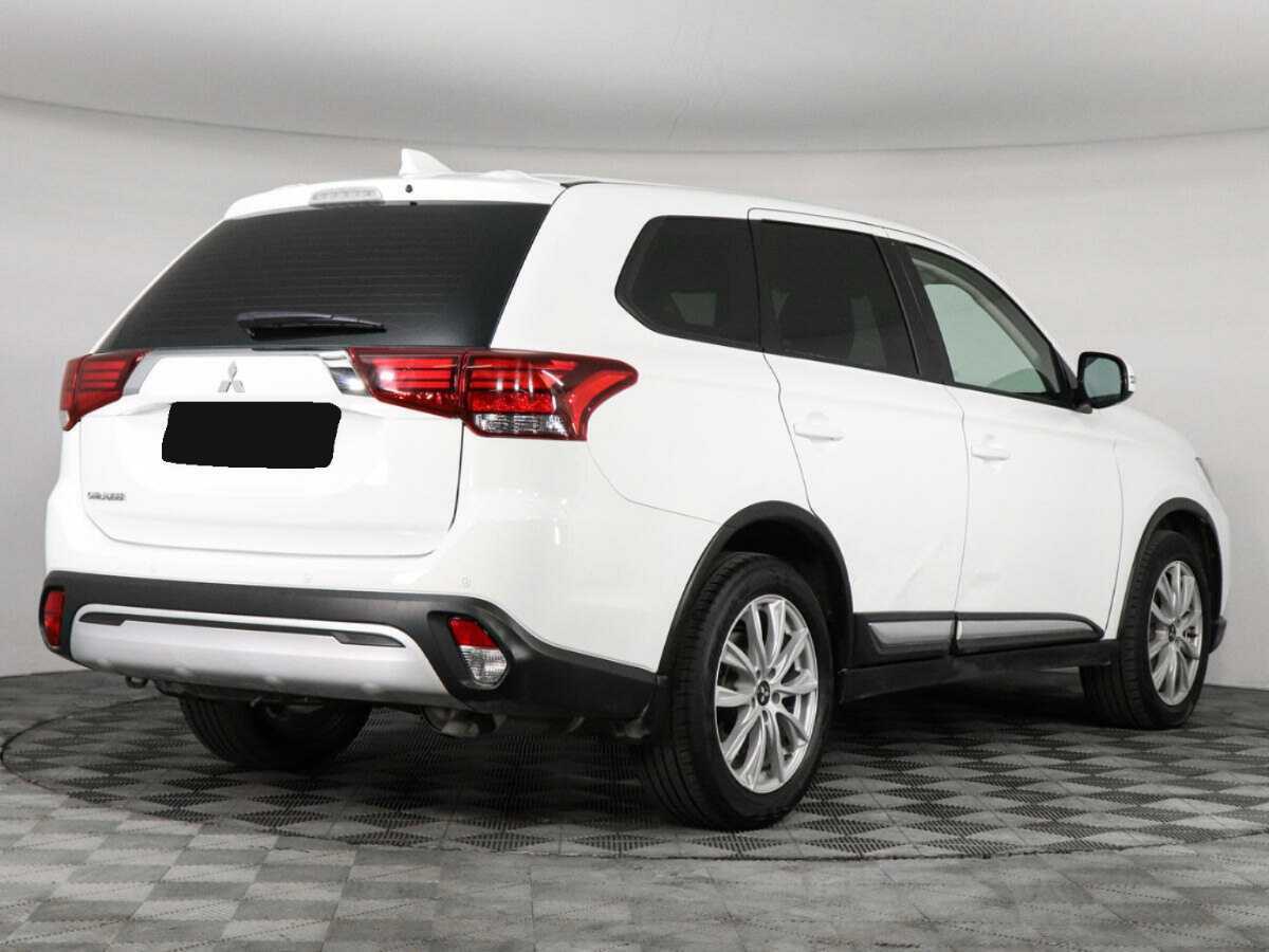 Купить Mitsubishi Outlander с пробегом. Фото: #3