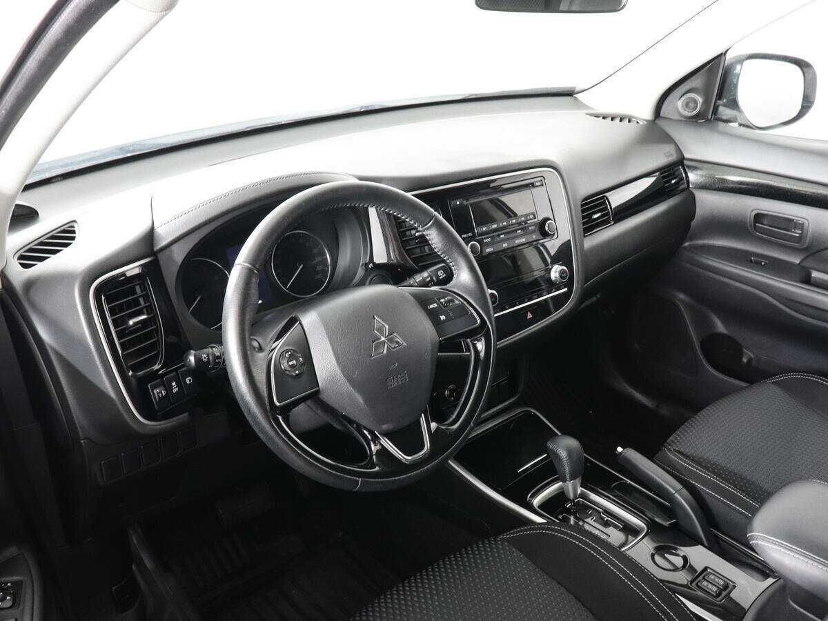 Купить Mitsubishi Outlander с пробегом. Фото: #6