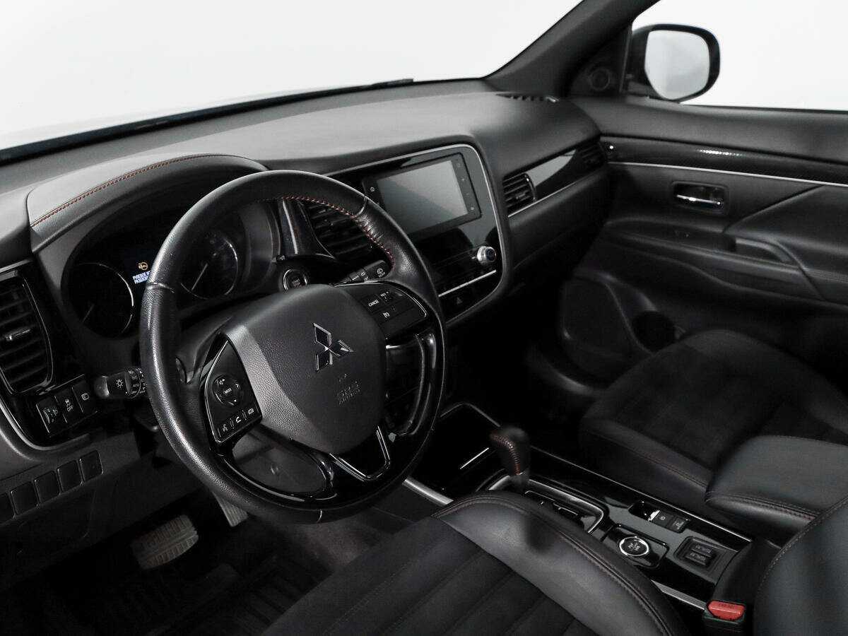 Купить Mitsubishi Outlander с пробегом. Фото: #8