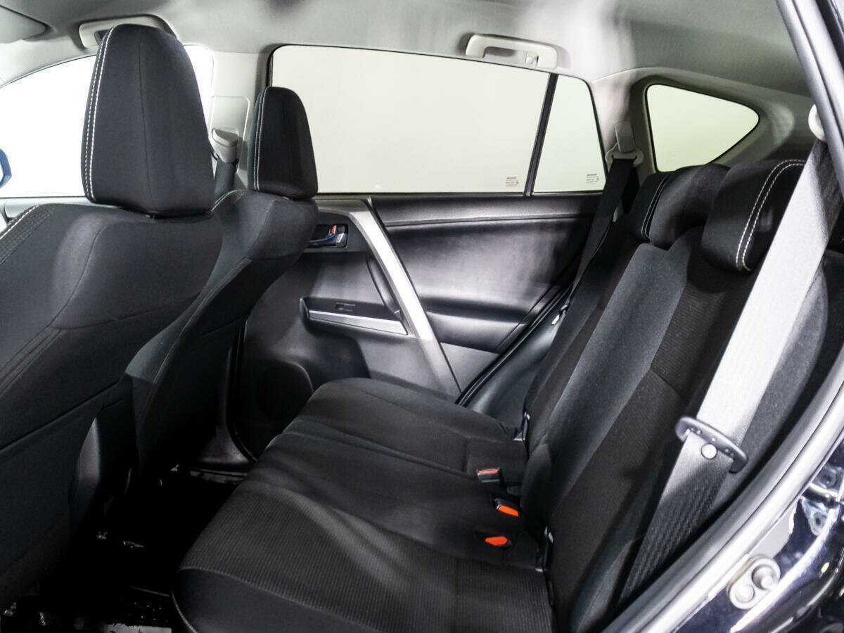Купить Toyota RAV4 с пробегом. Фото: #8