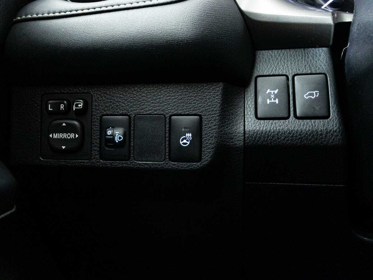 Купить Toyota RAV4 с пробегом. Фото: #17