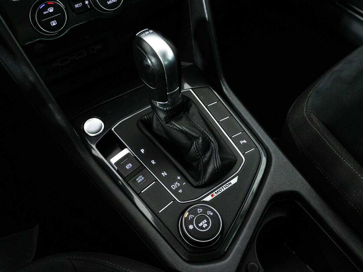 Купить Volkswagen Tiguan с пробегом. Фото: #16