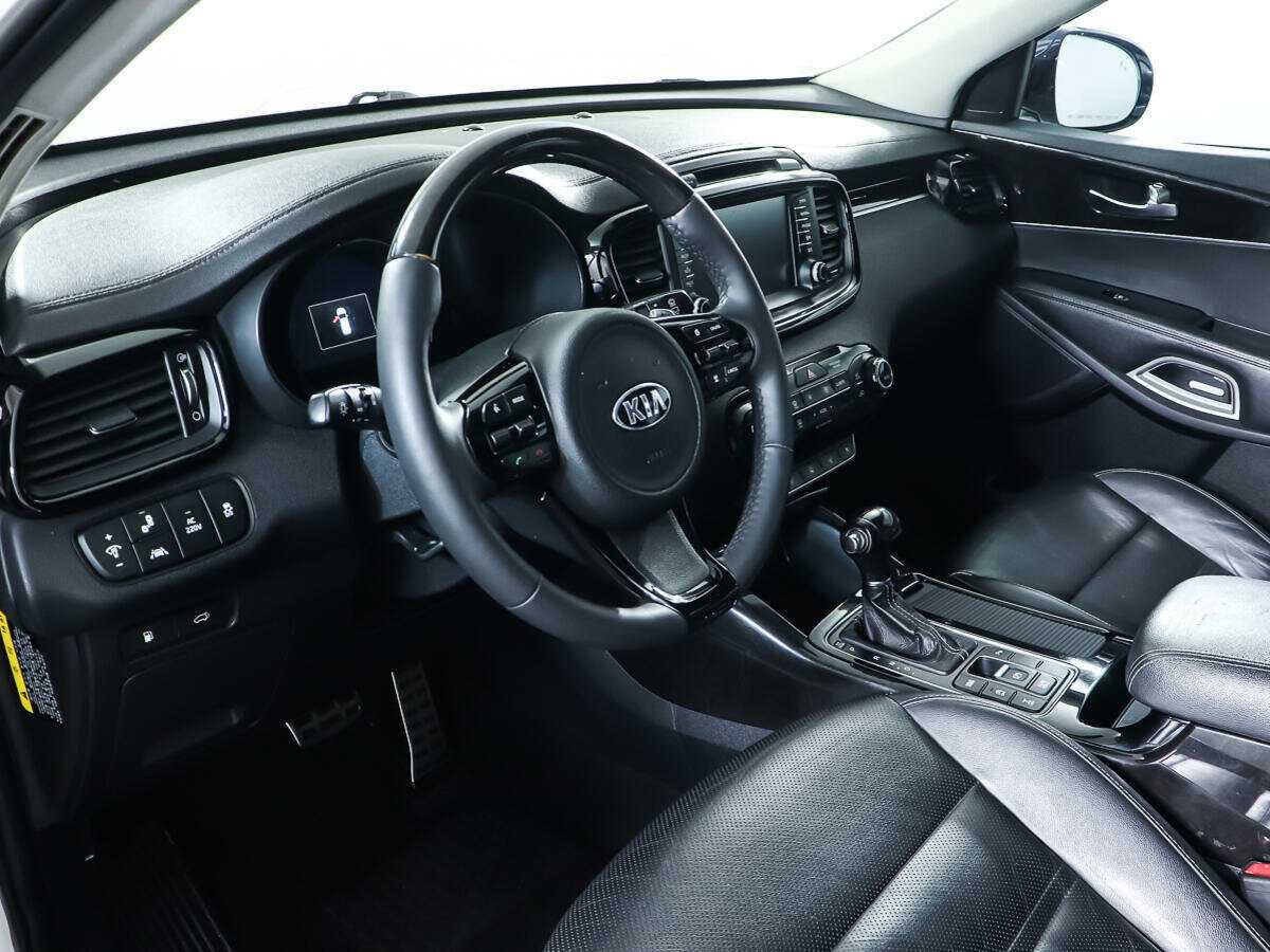 Купить Kia Sorento с пробегом. Фото: #10