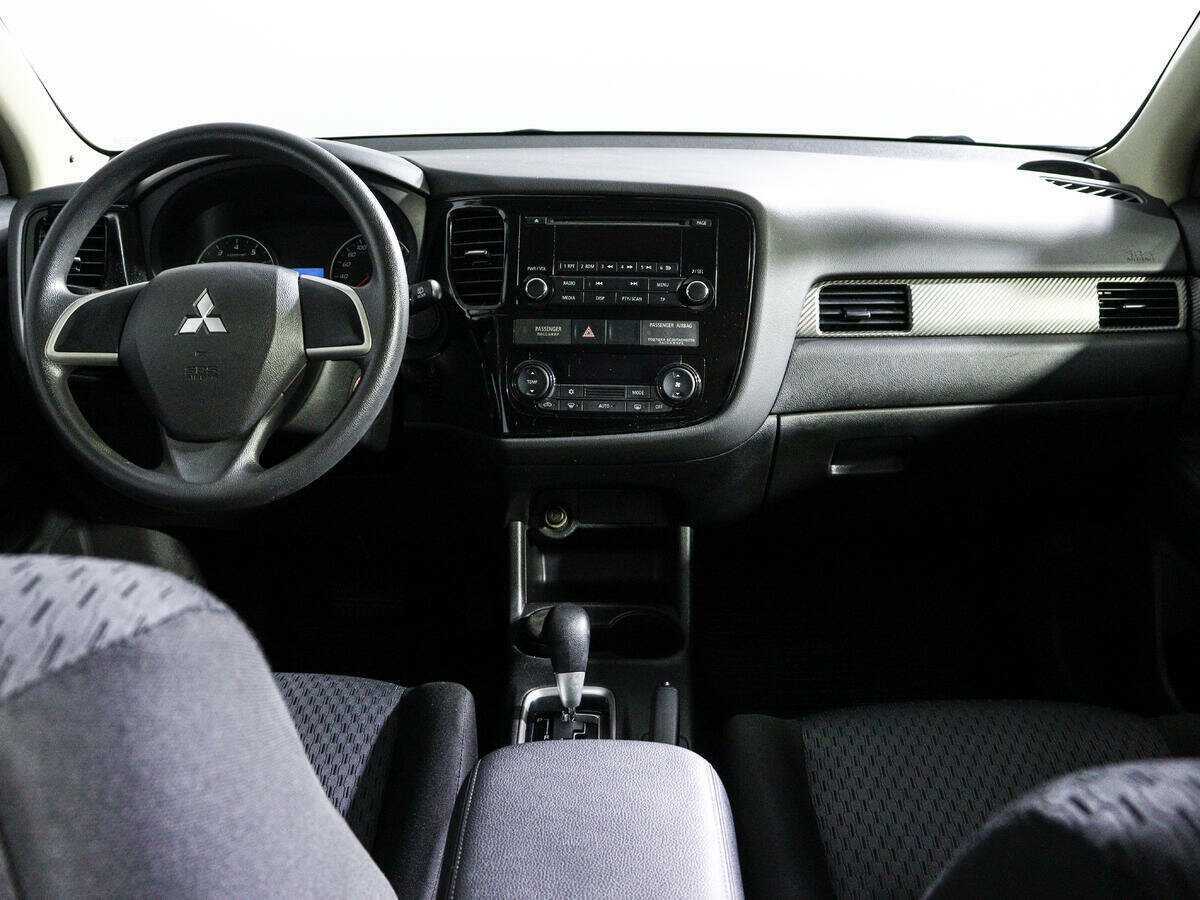 Купить Mitsubishi Outlander с пробегом. Фото: #11