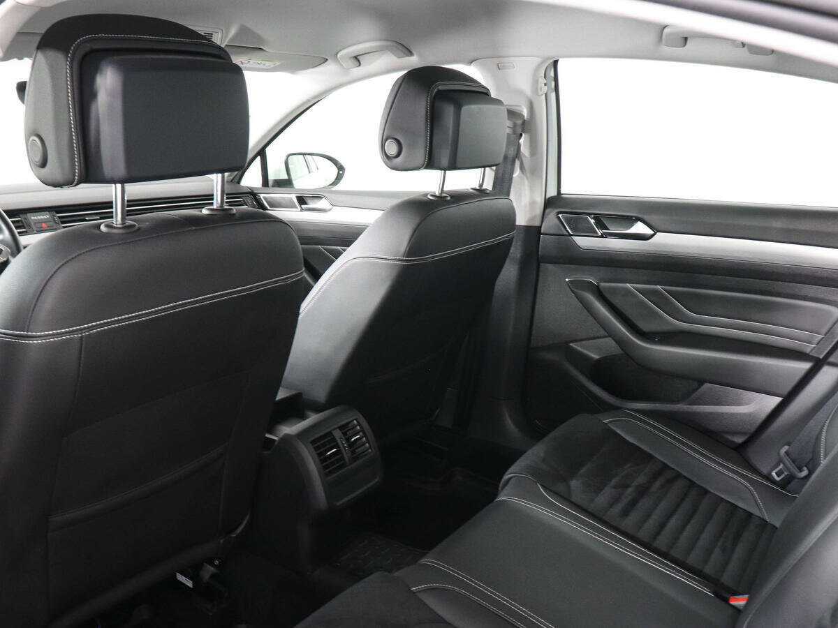 Купить Volkswagen Passat с пробегом. Фото: #11