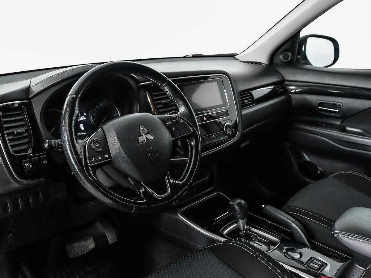 Купить Mitsubishi Outlander с пробегом. Фото: #8