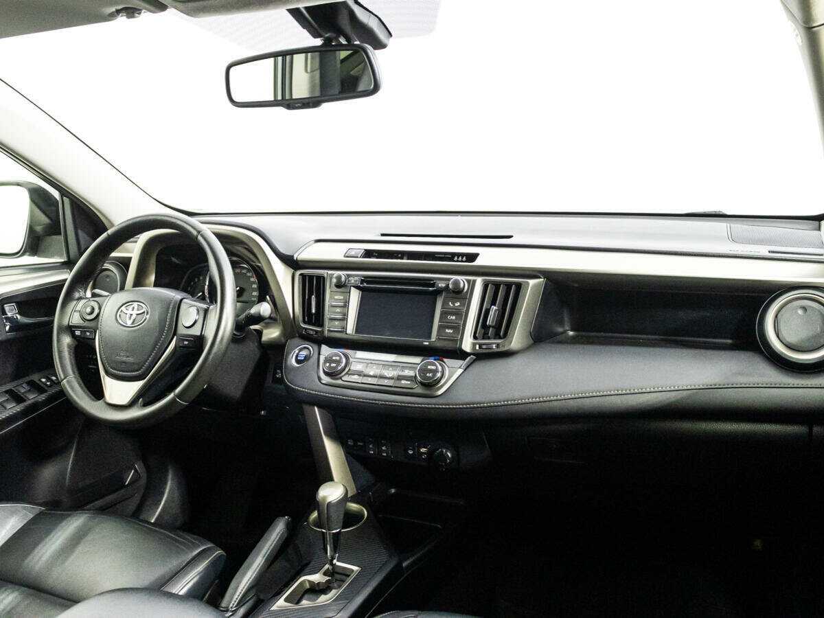 Купить Toyota RAV4 с пробегом. Фото: #8