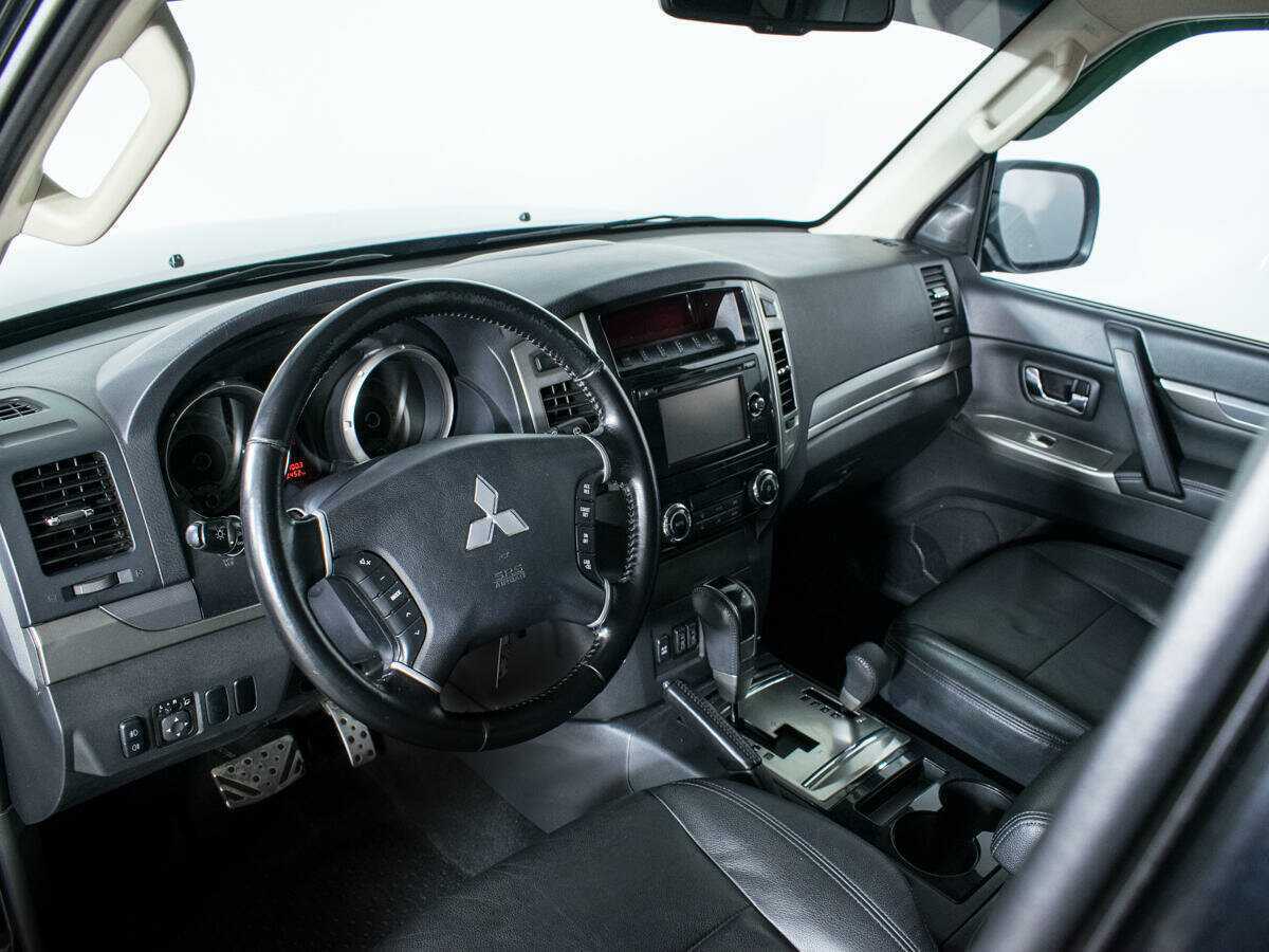 Купить Mitsubishi Pajero с пробегом. Фото: #9