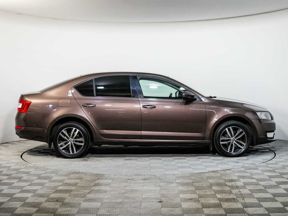 Купить Skoda Octavia с пробегом. Фото: #2