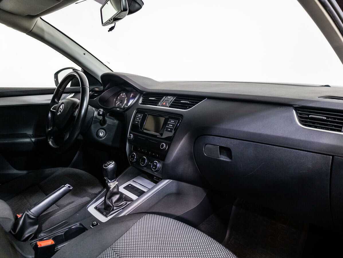 Купить Skoda Octavia с пробегом. Фото: #7