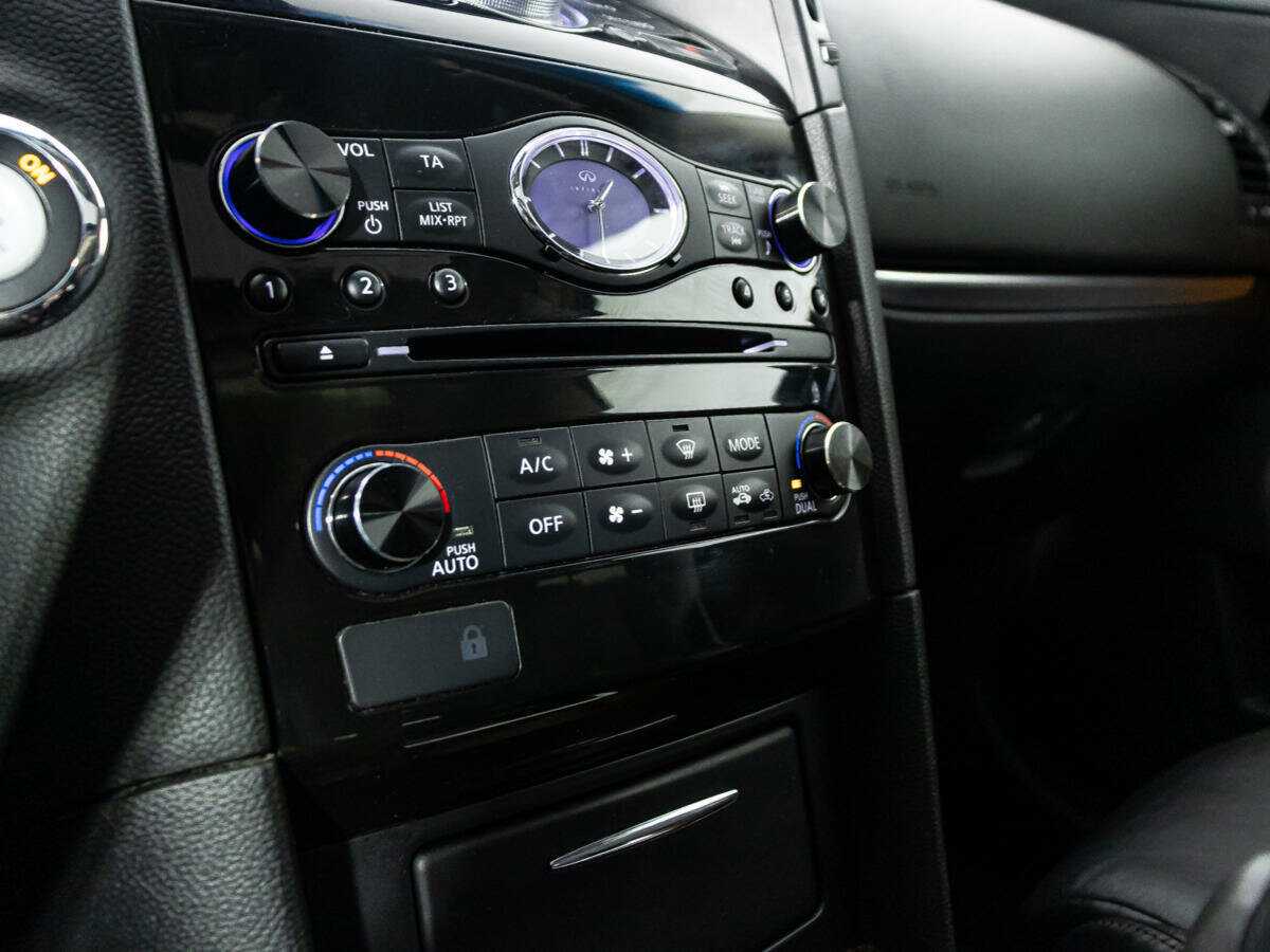 Купить Infiniti FX с пробегом. Фото: #16