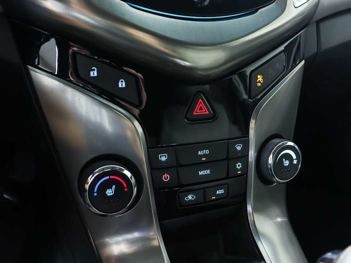 Купить Chevrolet Cruze с пробегом. Фото: #14