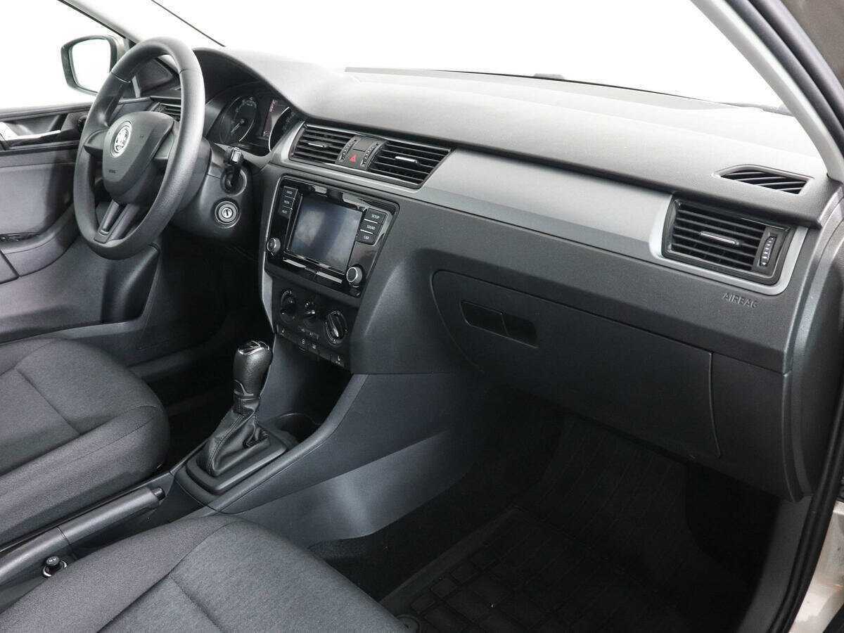 Купить Skoda Rapid с пробегом. Фото: #9