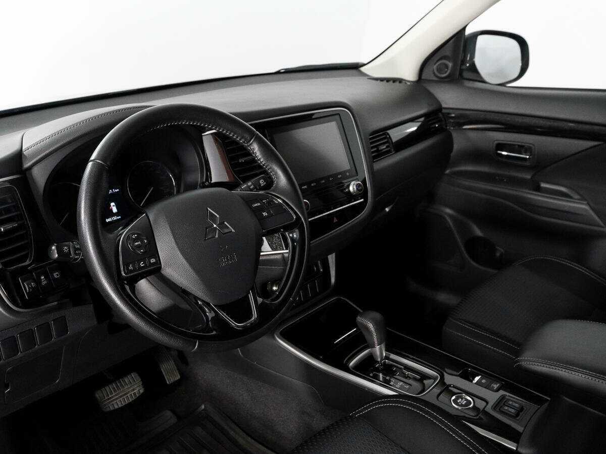 Купить Mitsubishi Outlander с пробегом. Фото: #8