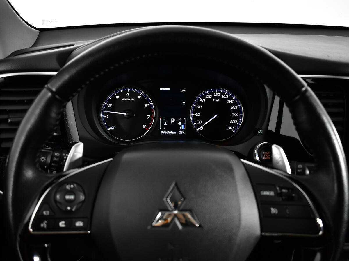 Купить Mitsubishi Outlander с пробегом. Фото: #10