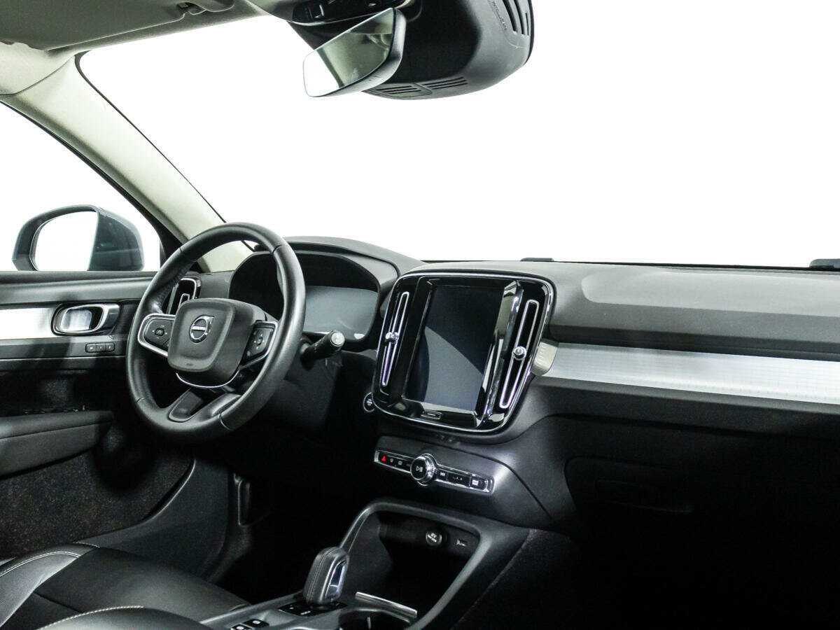 Купить Volvo XC40 с пробегом. Фото: #8