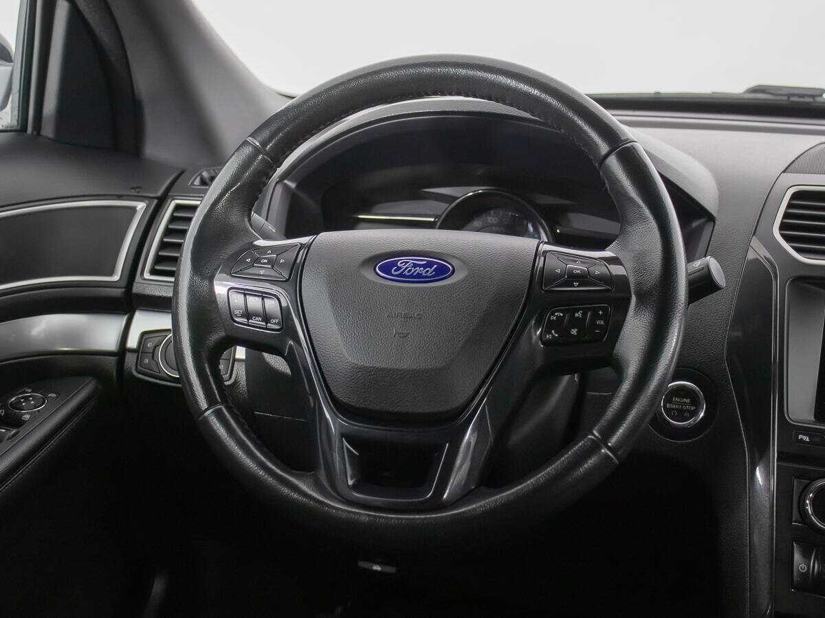 Купить Ford Explorer с пробегом. Фото: #19