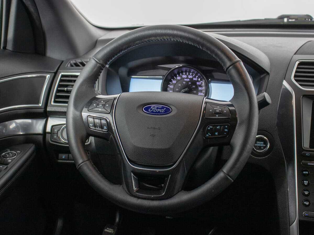 Купить Ford Explorer с пробегом. Фото: #15