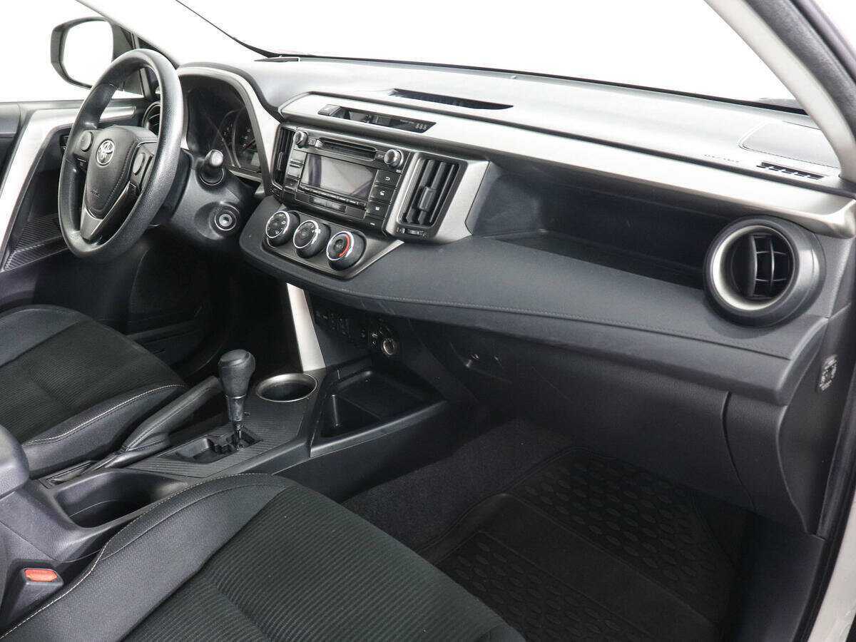 Купить Toyota RAV4 с пробегом. Фото: #9