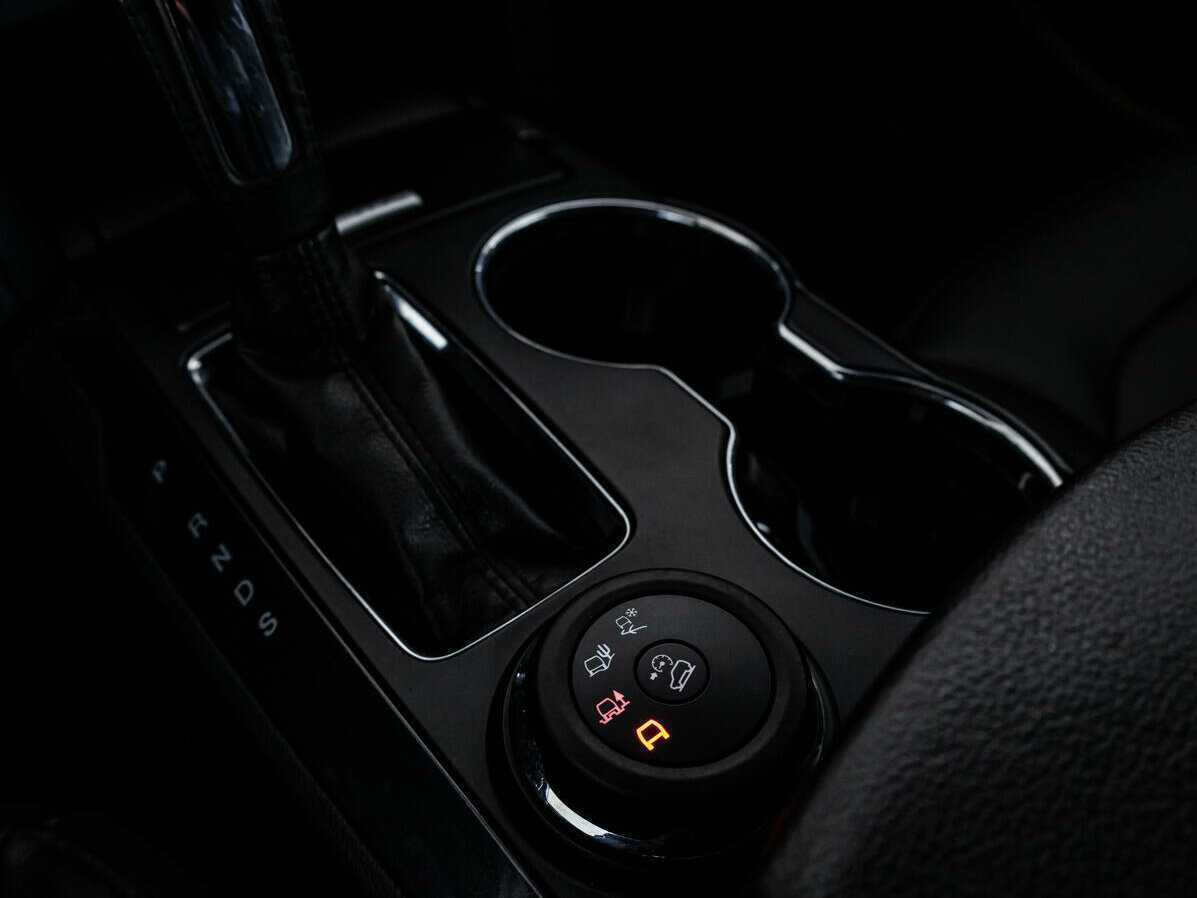 Купить Ford Explorer с пробегом. Фото: #11
