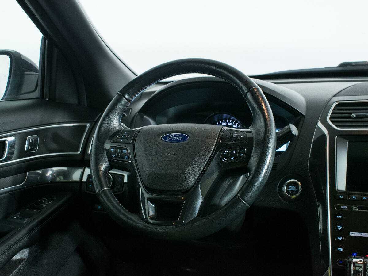 Купить Ford Explorer с пробегом. Фото: #10