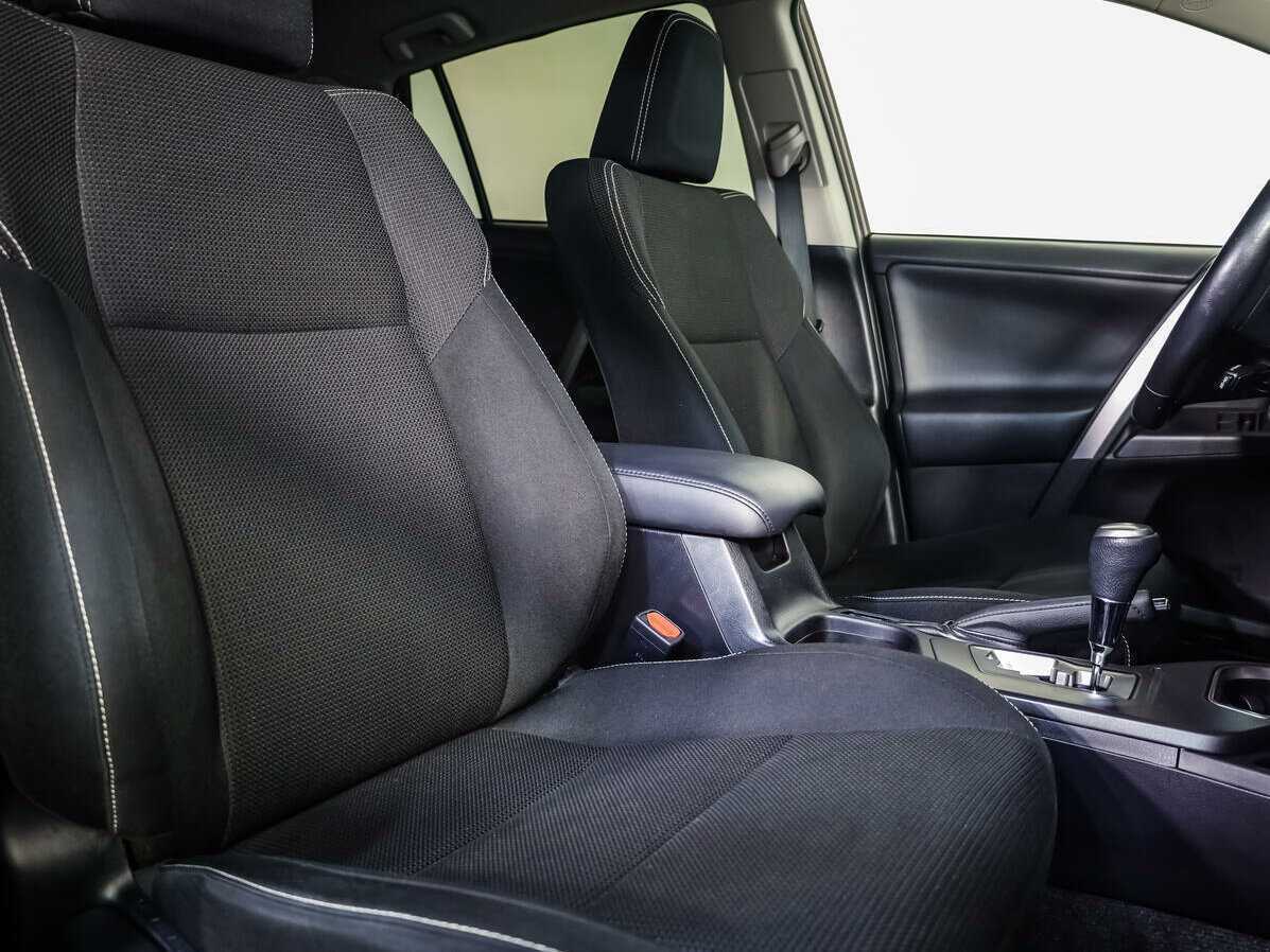 Купить Toyota RAV4 с пробегом. Фото: #10