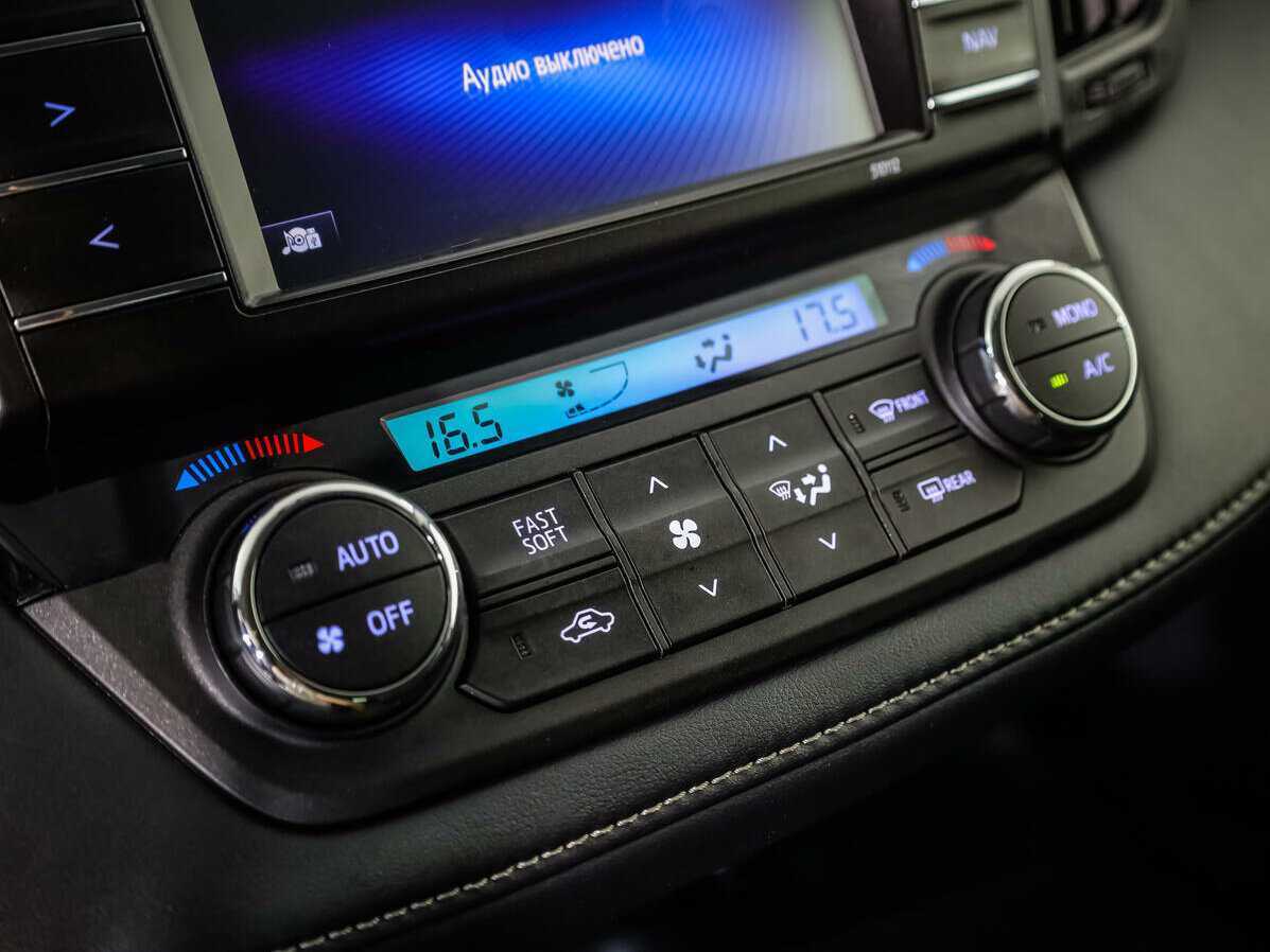 Купить Toyota RAV4 с пробегом. Фото: #13