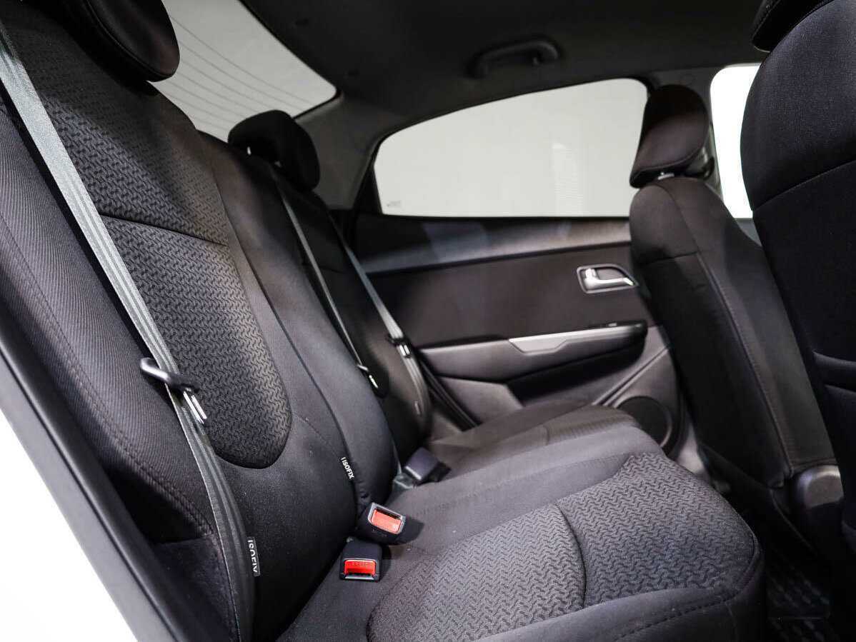 Купить Kia Rio с пробегом. Фото: #11