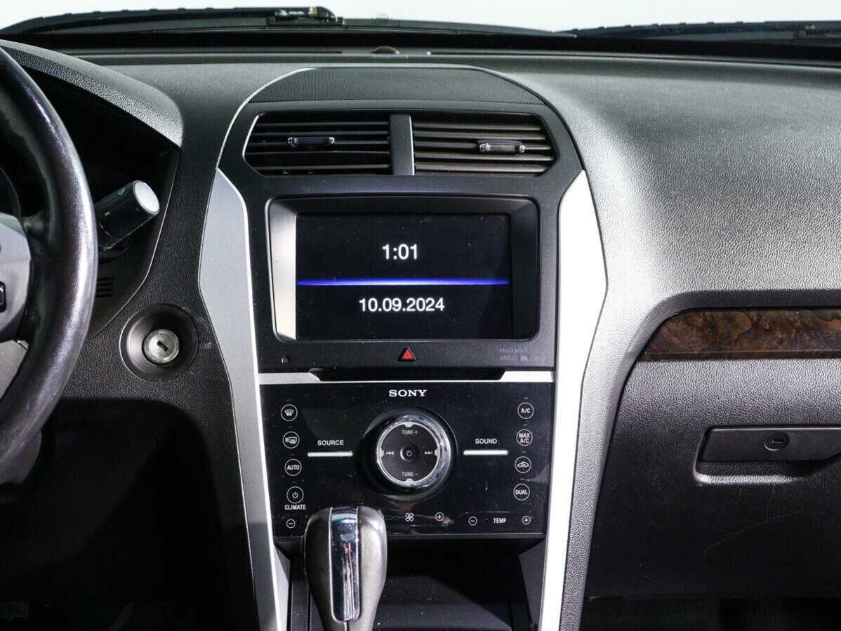 Купить Ford Explorer с пробегом. Фото: #9