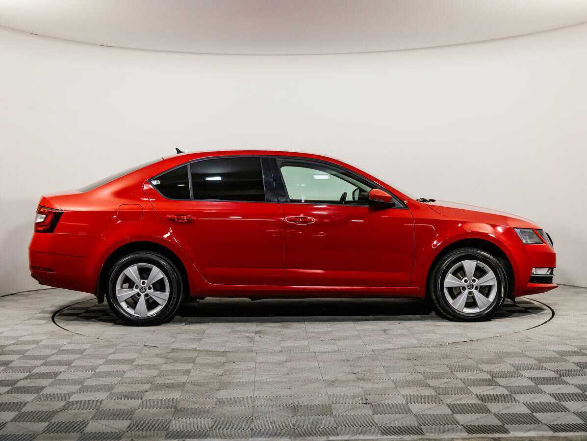 Купить Skoda Octavia с пробегом. Фото: #2