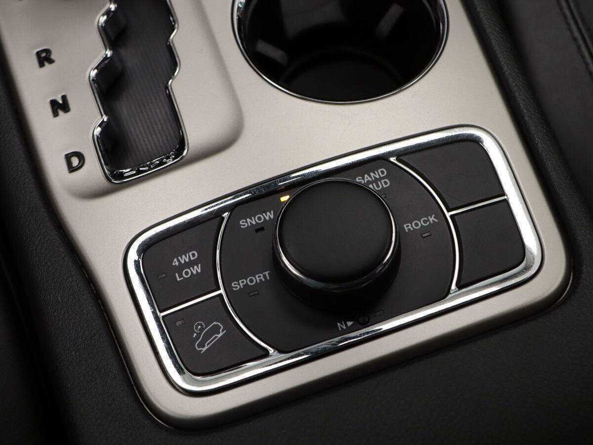 Купить Jeep Grand Cherokee с пробегом. Фото: #12