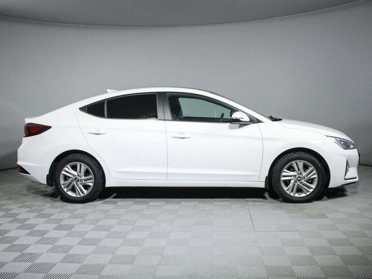 Купить Hyundai Elantra с пробегом. Фото: #1