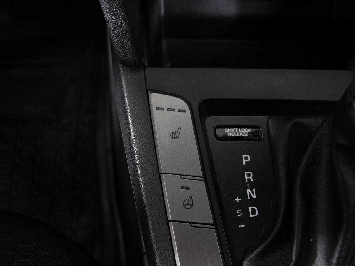 Купить Hyundai Elantra с пробегом. Фото: #14