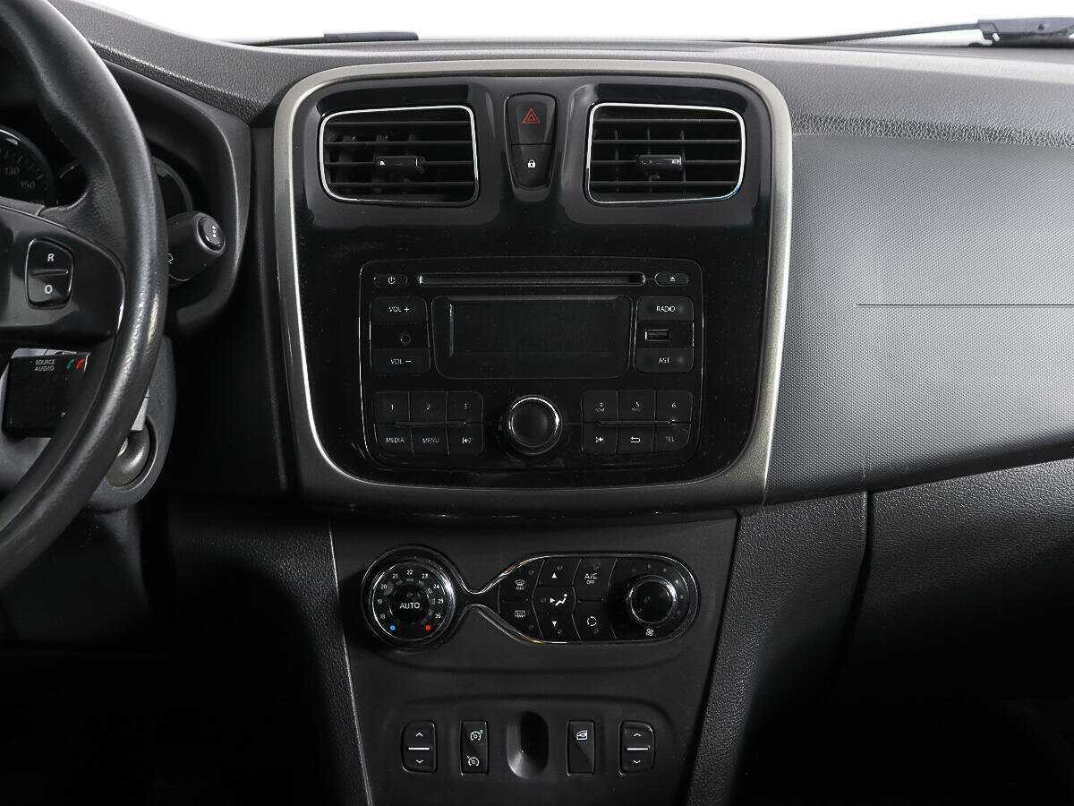 Купить Renault Sandero с пробегом. Фото: #12