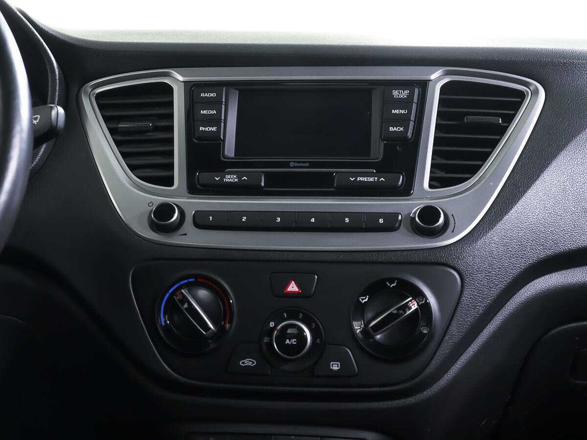 Купить Hyundai Solaris с пробегом. Фото: #11