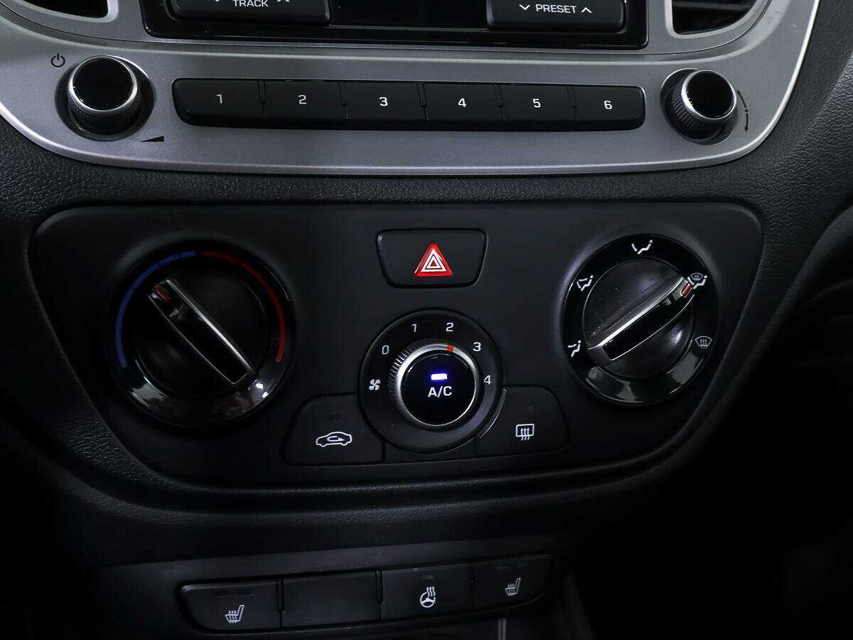 Купить Hyundai Solaris с пробегом. Фото: #14