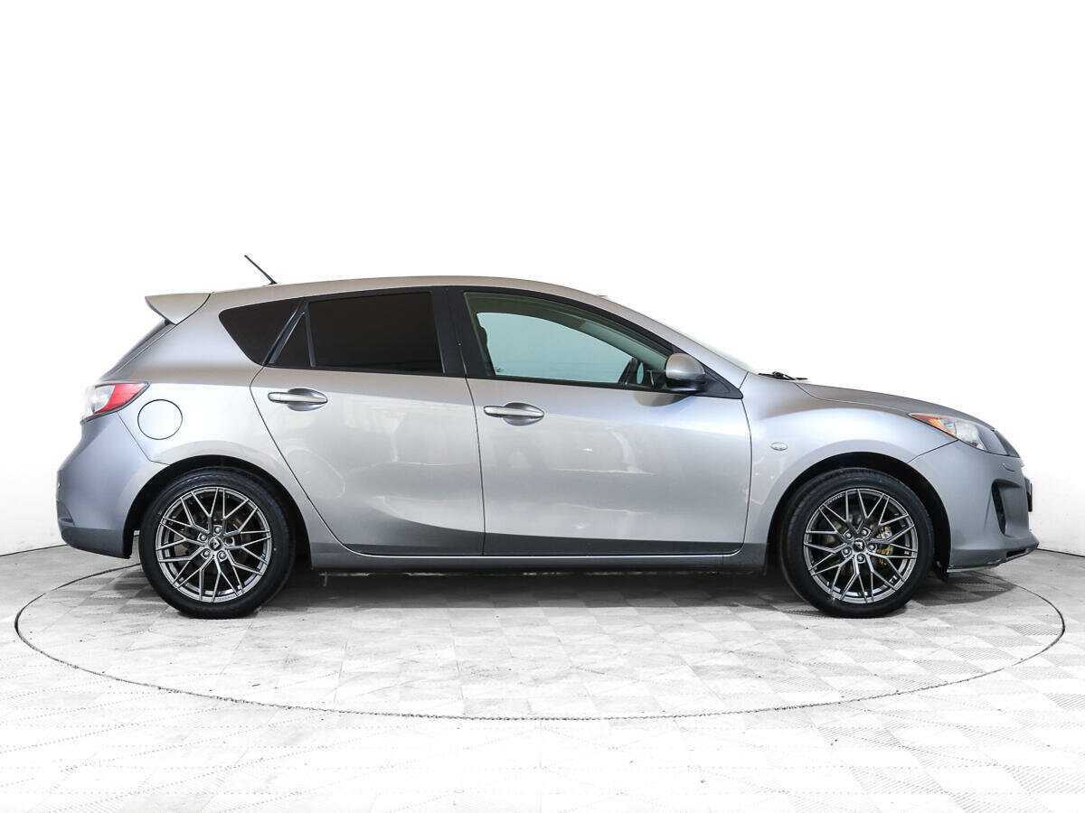 Купить Mazda 3 с пробегом. Фото: #2