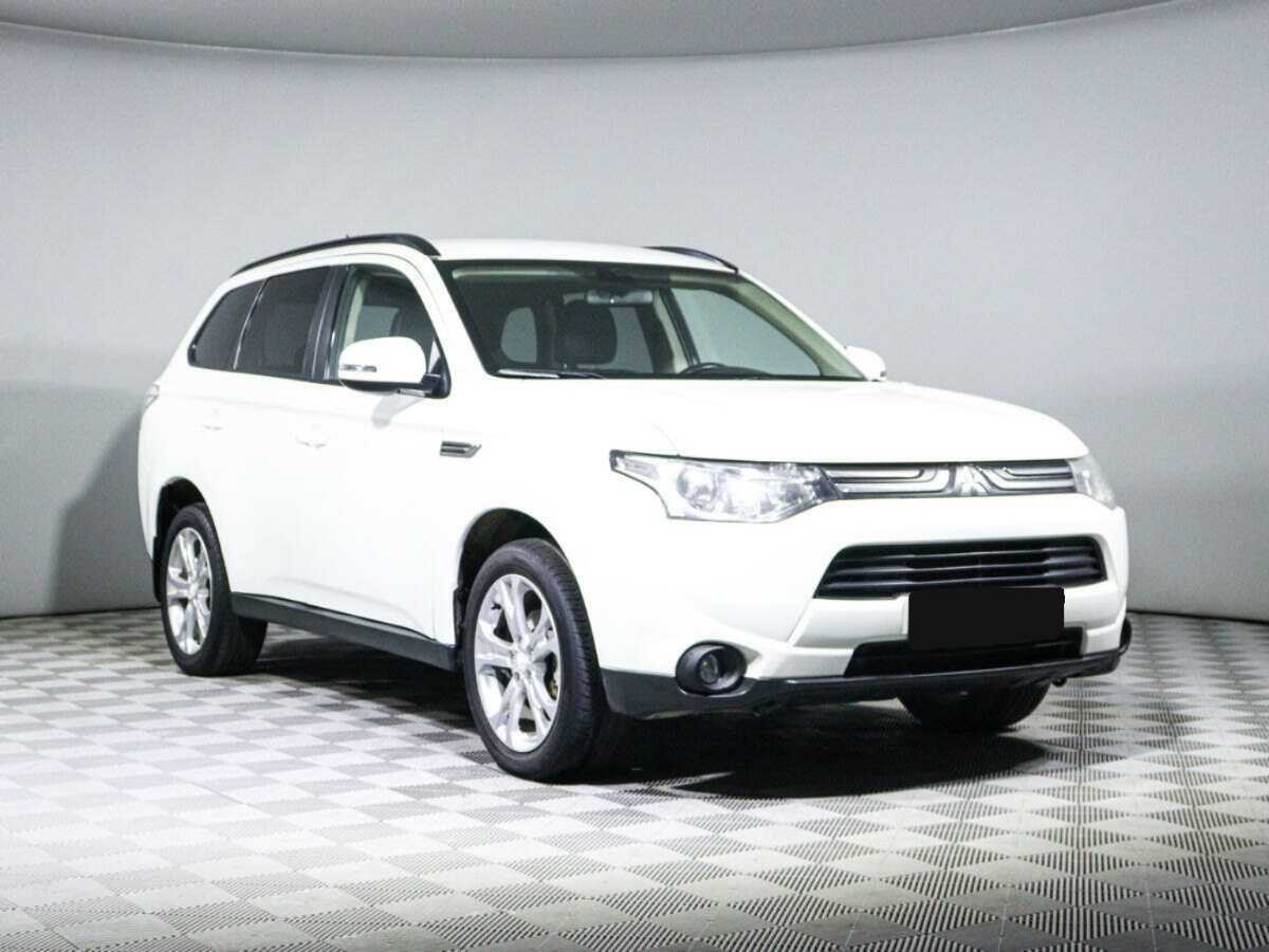 Купить Mitsubishi Outlander с пробегом. Фото: #2