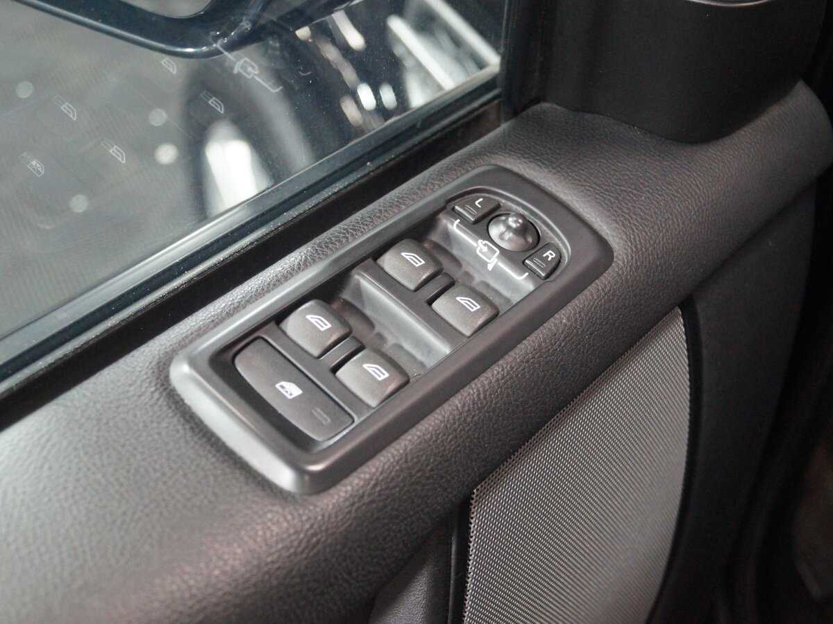 Купить Land Rover Discovery с пробегом. Фото: #14