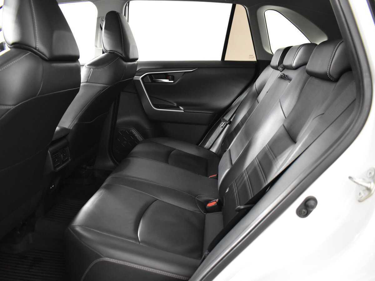 Купить Toyota RAV4 с пробегом. Фото: #8