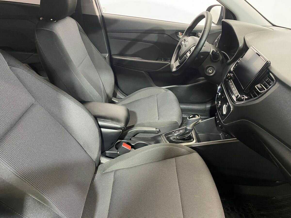 Купить Hyundai Solaris с пробегом. Фото: #9