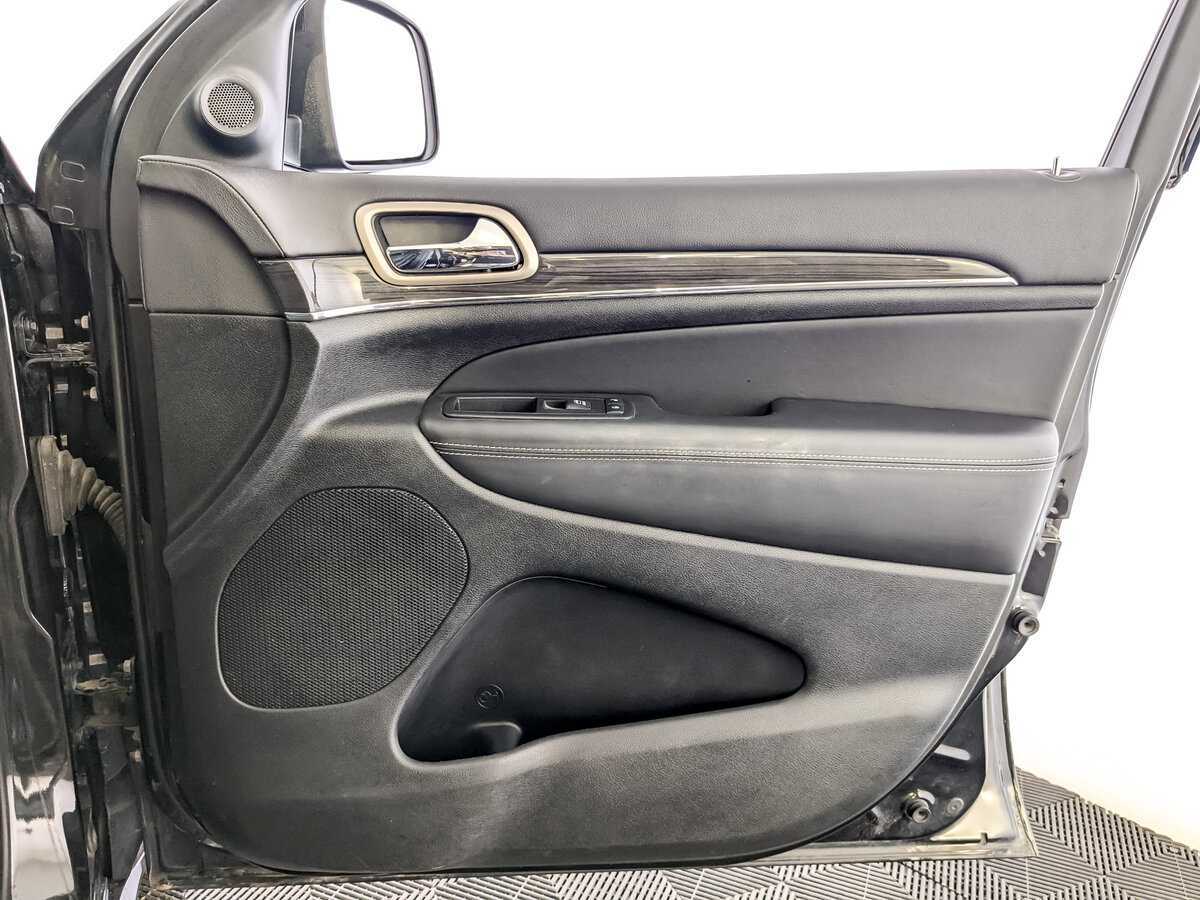 Купить Jeep Grand Cherokee с пробегом. Фото: #20