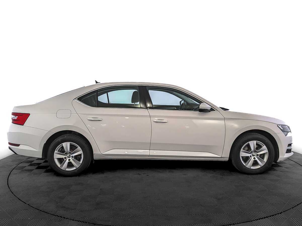Купить Skoda Superb с пробегом. Фото: #3