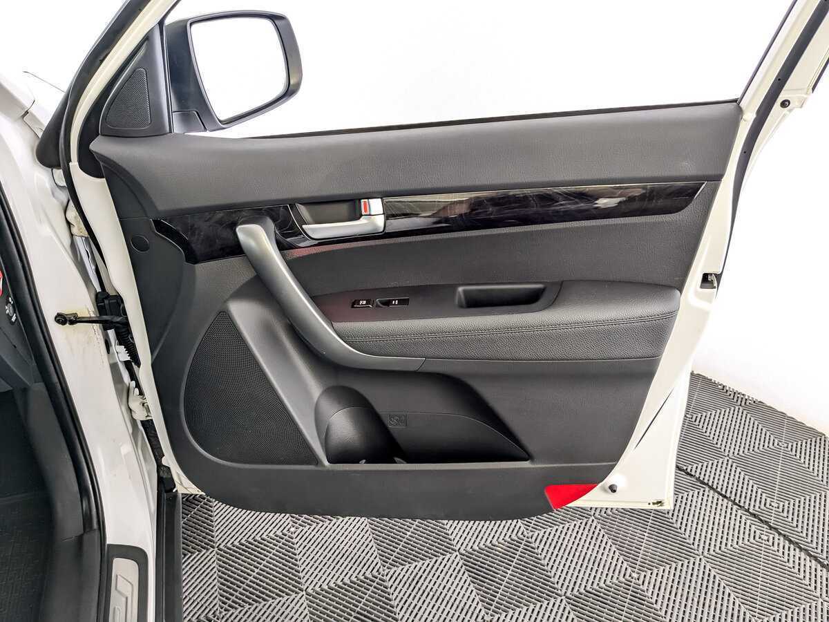 Купить Kia Sorento с пробегом. Фото: #19