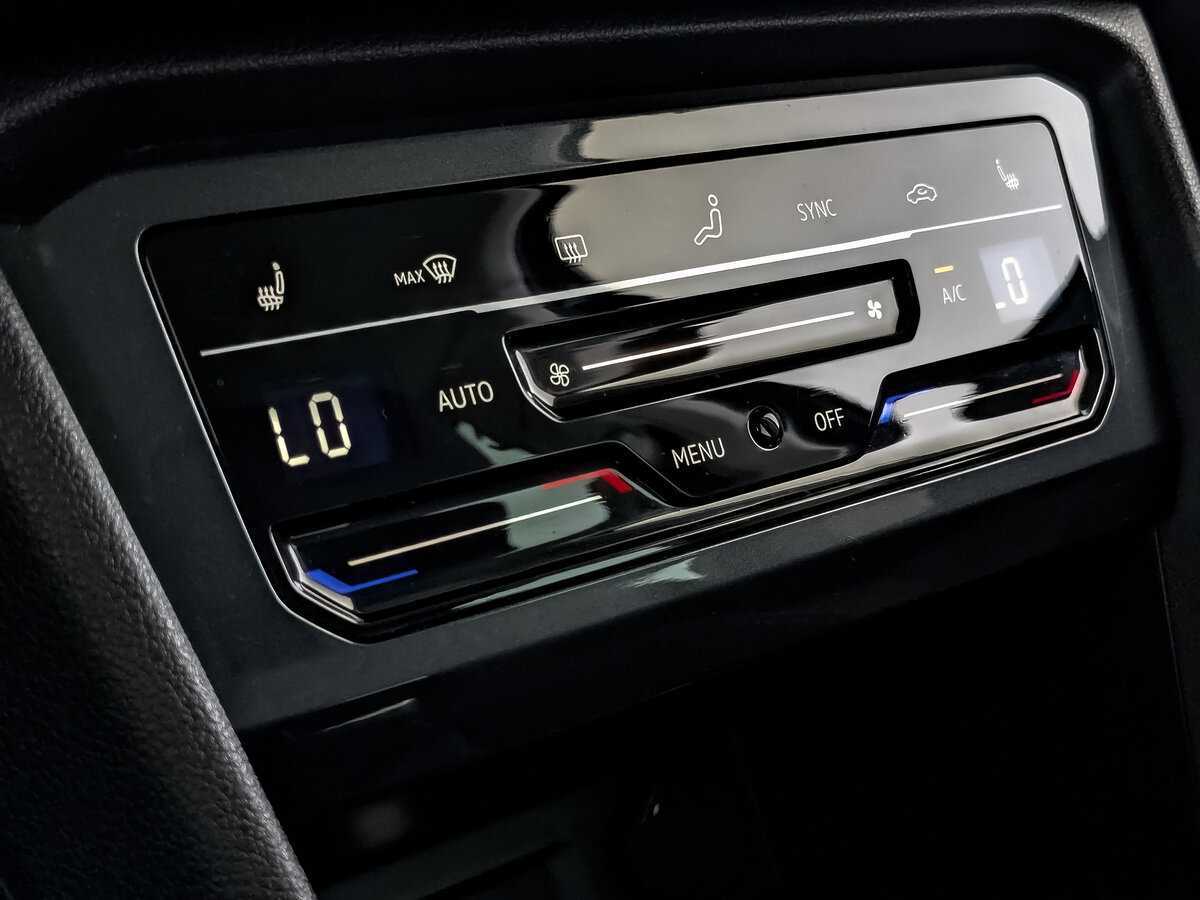 Купить Volkswagen Tiguan с пробегом. Фото: #19