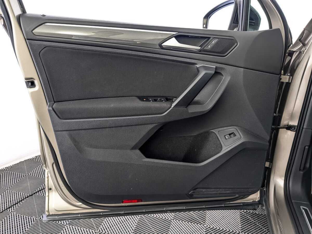 Купить Volkswagen Tiguan с пробегом. Фото: #14