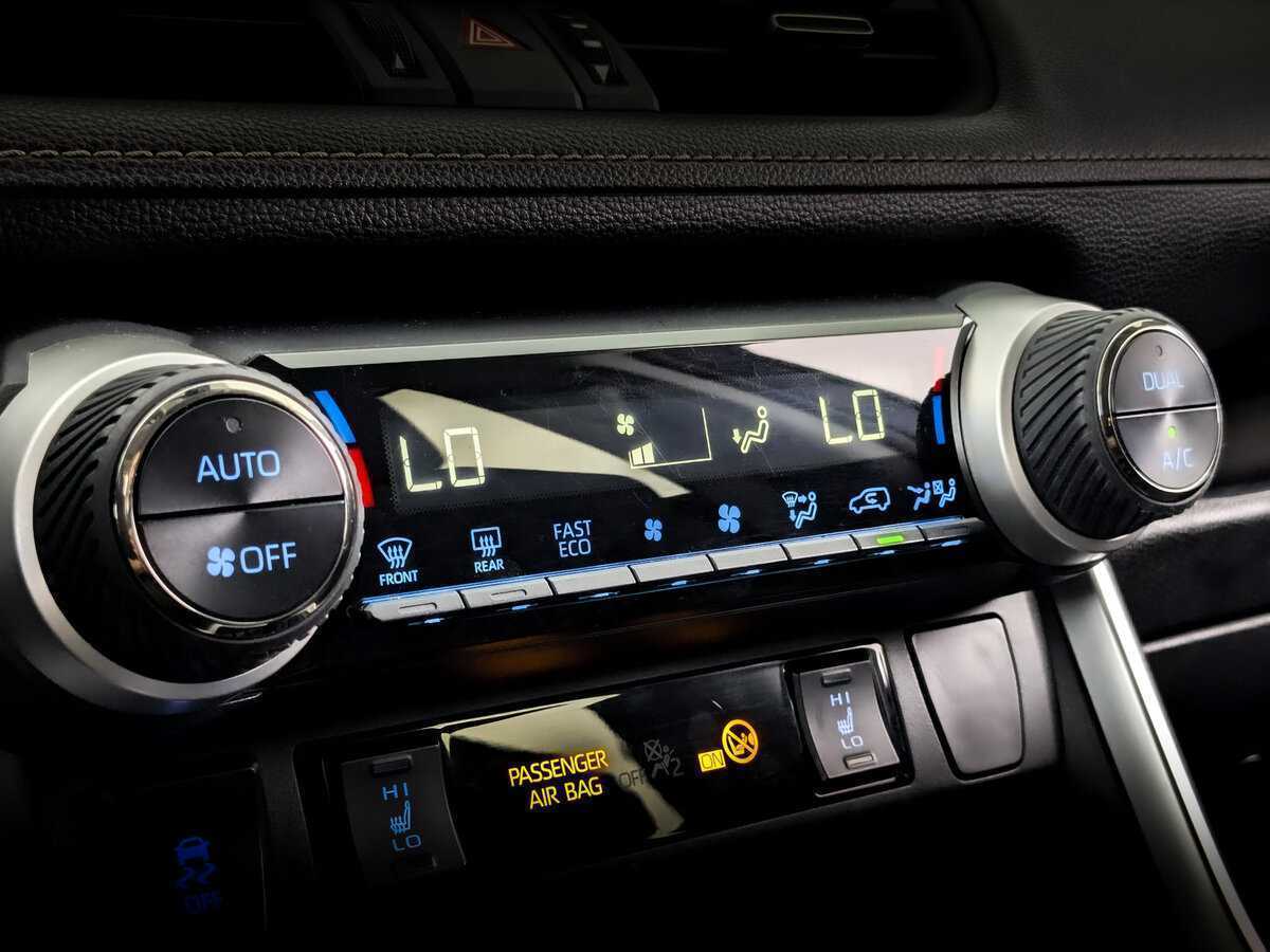 Купить Toyota RAV4 с пробегом. Фото: #10